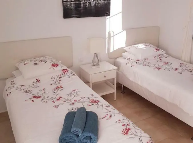 Paradise Club L28 & L29